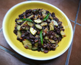 Foto del paso 14 de la receta: Alubias negras con morcilla y verdura a la Hierba María Luisa
