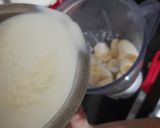 A picture of step 3 of Healthy Banana Walnut Smoothie.