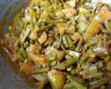 A picture of step 3 of Tinda gavar mixed vegetables.