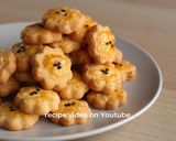 A picture of step 1 of Salted Egg Yolk Cookies.
