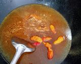 Foto langkah ke 2 dari resep Gulai Udang Daun Singkong.