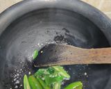 A picture of step 3 of Green dal.