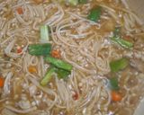 Foto langkah ke 3 dari resep Jamur Enoki Ayam Kuah.