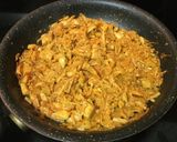 A picture of step 6 of Jackfruit Burgers with Zucchini-Carrot Slaw.