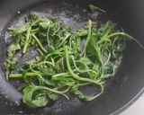 Foto langkah ke 3 dari resep Spinach Rice Omelette.