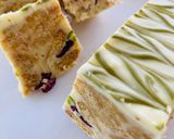 A picture of step 8 of White Chocolate and Pistachio Doukissa.