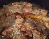 Foto del paso 2 de la receta: Costillitas de cerdo con nopales