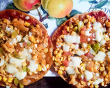 चीज़ कॉर्न रोटी पिज़्ज़ा (cheese corn roti pizza recipe in Hindi) रेसिपी चरण 3 फोटो