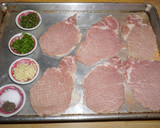 Foto del paso 1 de la receta: SÁNDWICH DE ESCALOPAS DE CHANCHO A LO POBRE. JON STYLE