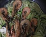 Foto del paso 8 de la receta: Tallarines de Zuchinni con Langostinos