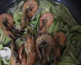 Foto del paso 8 de la receta: Tallarines de Zuchinni con Langostinos
