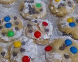 Foto del paso 3 de la receta: Cookies con bizcochuelo de cajita súper express! 🍪🍪🍪