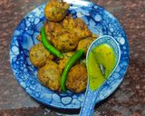 A picture of step 3 of Methi gota.