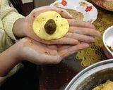 Hình bước làm 8 của món Bánh rán đỏ