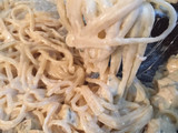 Spaghetti en salsa blanca con pollo