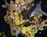 Foto langkah ke 2 dari resep Udang Telur Daun Jeruk.