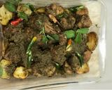 A picture of step 10 of ‘Chicken Cafreal’: A Popular Goan Green Chicken Curry.