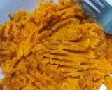 Foto langkah ke 1 dari resep Kue Lumpur Ubi Kuning.