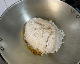 Foto langkah ke 4 dari resep Nasi Goreng Kencur Kunyit.