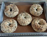 Foto langkah ke 9 dari resep New York Bagels.