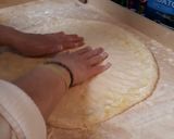 Foto del passaggio 3 della ricetta Focaccia voltata con la cipolla novella "spinźal" glutenfree