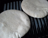 Foto del paso 5 de la receta: Pitas rellenas de ensalada de surimi