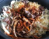 Hình bước làm 6 của món Mì Bò Xào Cay Cùng Bắp CẢi Và Cà Rốt
