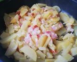 Foto del paso 2 de la receta Revuelto ibérico de papas y cebolla cocidas