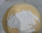 Foto langkah ke 7 dari resep Bolu Sarang Semut (Bolu Caramel).