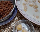 A picture of step 6 of Meethi phulki chana chaat.