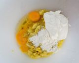 Une image de l'étape 3 de Flan courgettes jaune façon muffins.