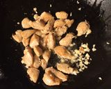 รูปขั้นตอนการทำที่ 4 ของ ข้าวผัดไก่