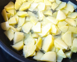 Foto del paso 2 de la receta: Tortilla de patatas y espinacas