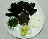 Hình bước làm 3 của món Canh Vẹm 홍합탕