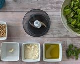 Une image de l'étape 2 de Sauce pesto basilic fait maison.