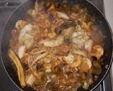 Foto del paso 3 de la receta: Mariscada y filet al ajillo, con repollitos de Bruselas al horno
