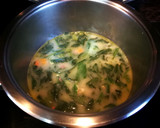 Foto del paso 3 de la receta: Sopa de espinaca fresca con jamón curado y huevo