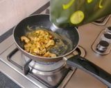 A picture of step 3 of Chicken 🐓 Tikka Cheese 🧀 Omelette 🍳Recipe 😋.
