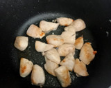 Foto del paso 1 de la receta: 🐔Pollo estofado con cebolla 🌰