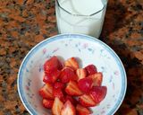 Foto langkah ke 1 dari resep Strawberry Smoothie with Chia seed.