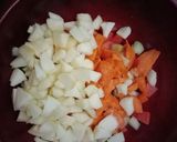 Foto langkah ke 1 dari resep Salad buah keju.