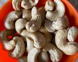 A picture of step 1 of Kaju Turiyanu shakCashew nuts and ridge gourd curry.