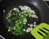 Foto langkah ke 2 dari resep Nasi Daun Jeruk Ayam.