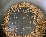 A picture of step 3 of Makhana chiwda.
