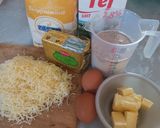 Kapros, sajtos, töltött kifli recept fázis 1 fotója