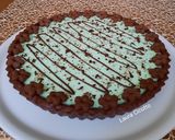 A picture of step 10 of Chocolate Crust Tart with Mint Panna Cotta.