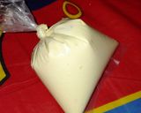Foto langkah ke 2 dari resep Bolu Kukus Santan Bermotif.