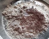 A picture of step 2 of Palak paratha (spinach paratha).