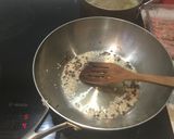 A picture of step 2 of Mapo tofu.