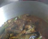 A picture of step 3 of Bengali Gule fish curry with potato & onion.
